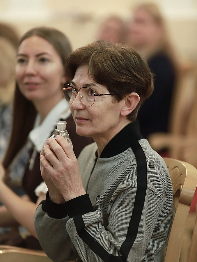 А.А. Кривошеин «Пётр Ильич Чайковский и Надежда Филаретовна фон Мекк» Дерево, тон, ручная работа г. Воткинск, 2000 г.