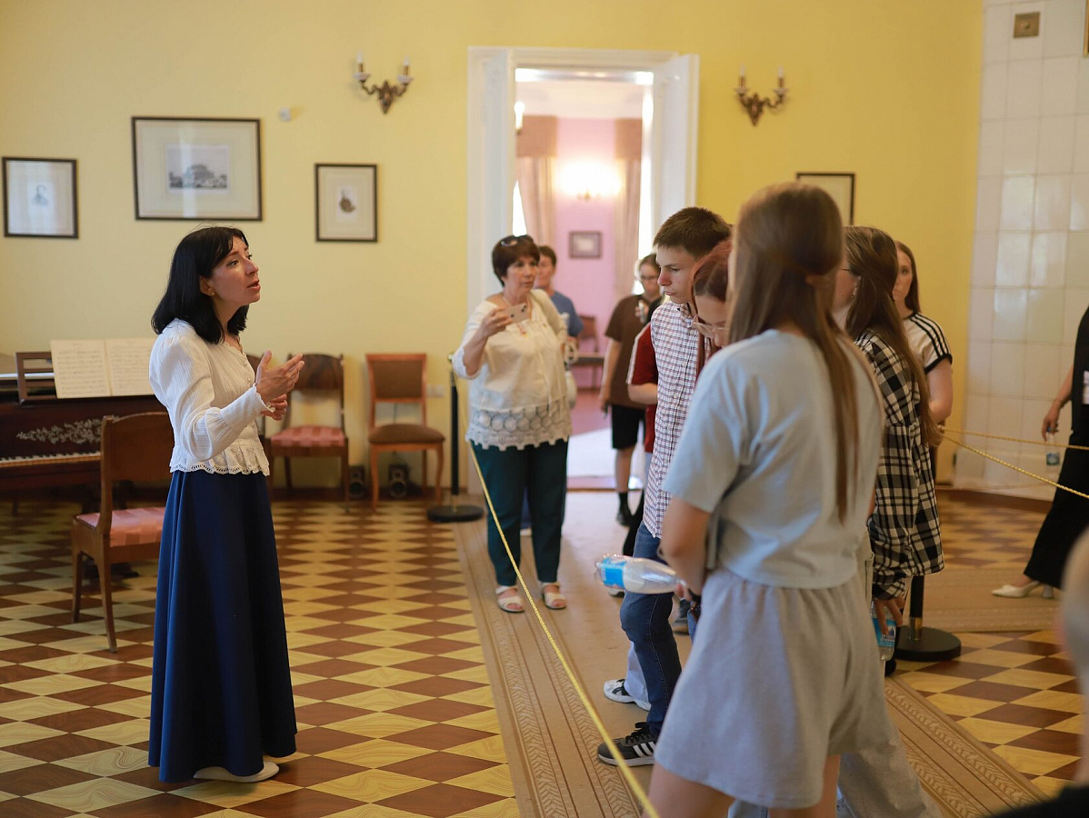 С.С. Соломко. Женская головка в окне. Кон. XIX – нач. ХХ вв. Российская империя.