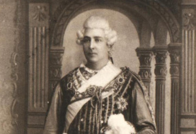 Павел Хохлов (1854-1919) в роли Светлейшего из оперы П.И. Чайковского «Черевички». Первое исполнение партии. 