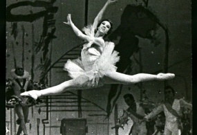 М.В. Кондратьева в роли Авроры в балете П.И.Чайковского "Спящая красавица" Фото. ГАБТ.  1972 г (?)